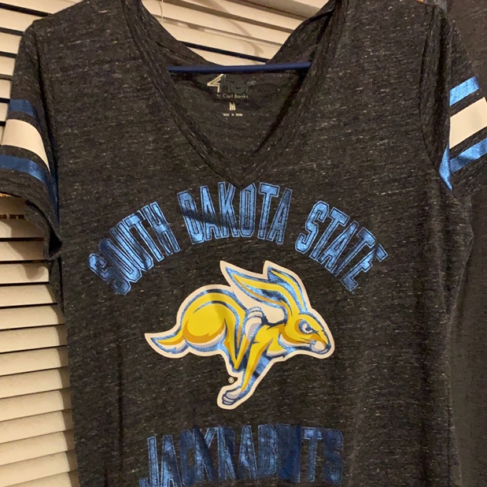 South Dakota State University shirt! New without tags.